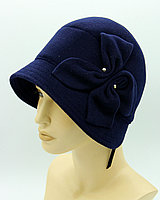 Женская кашемировая шляпа с полями и цветком синяя
