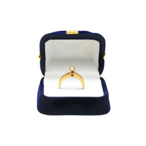 Футляры и подставки для драгоценностей