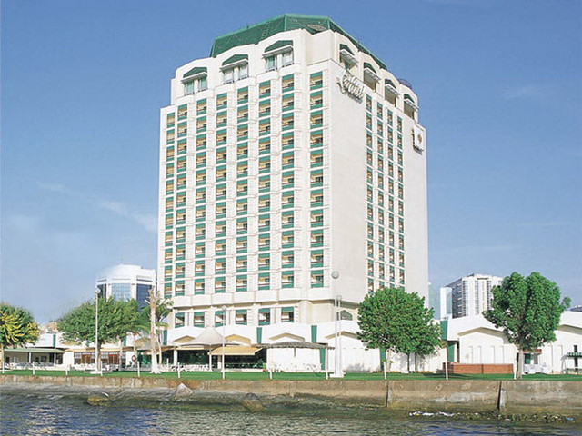 HOTEL HOLIDAY INTERNATIONAL SHARJAH 4* - фото 1 - id-p1725024
