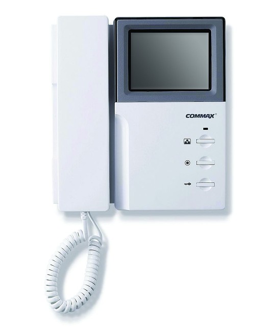 Видеодомофон Commax DPV-4PB-2 и антивандальная вызывная панель. - фото 1 - id-p82635