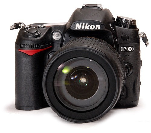 Nikon D7000 - фото 1 - id-p13914