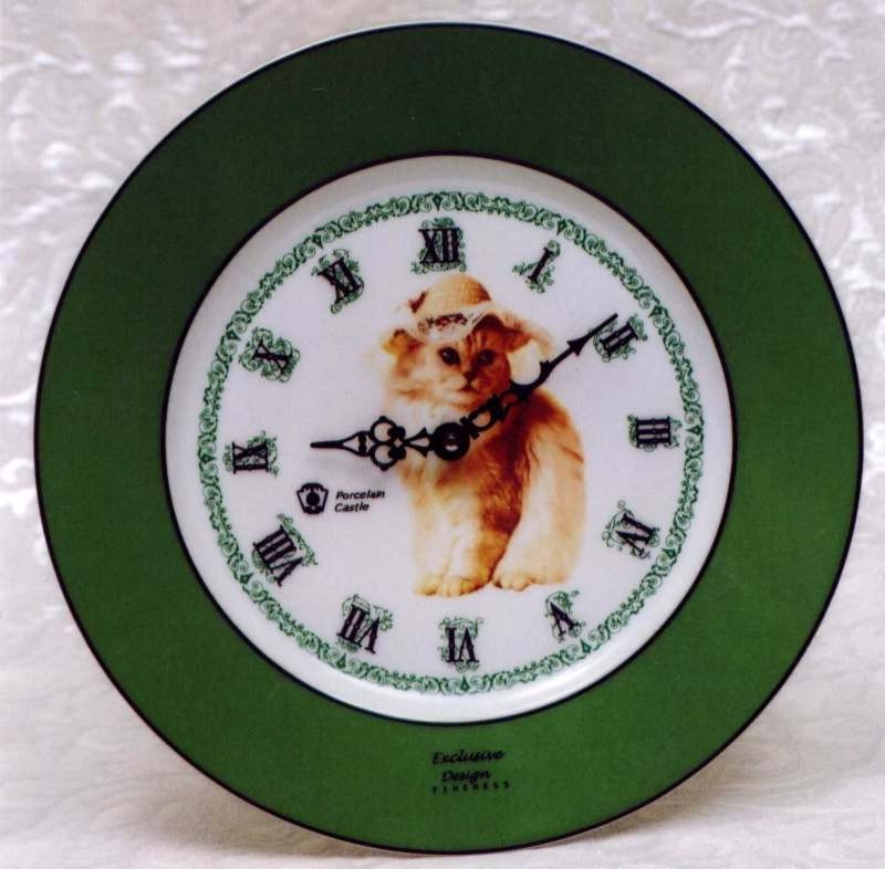 Фарфоровые Часы "Кошка в Шляпке" Зелёная Лента - фото 1 - id-p3841174