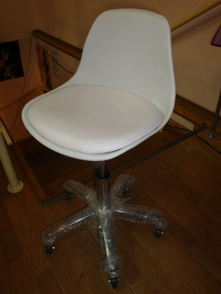 Кресло для мастера белое - фото 1 - id-p2859002