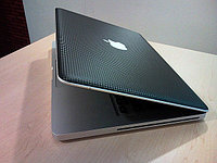 Декоративная защитная пленка для ноутбука Macbook Pro 13", карбон кубик черный