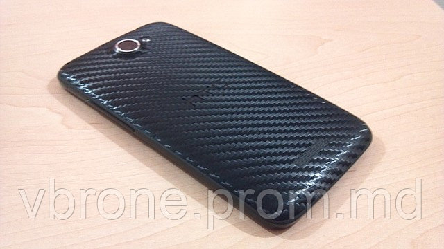 Декоративная защитная пленка для HTC One карбон черный - фото 1 - id-p3865927