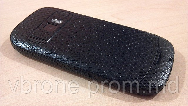 Декоративная защитная пленка для телефона Nokia C7-00 рептилия черная - фото 1 - id-p3865949