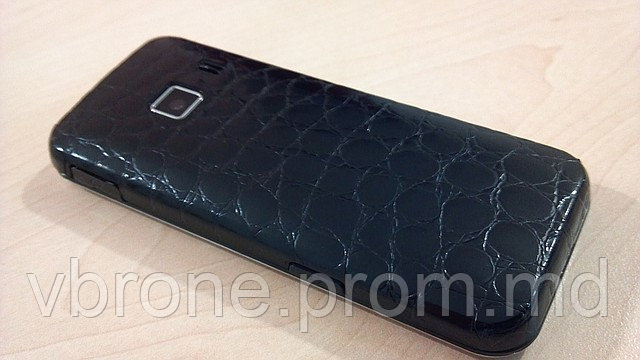Декоративная защитная пленка для Samsung GT-C3322 аллигатор черный - фото 1 - id-p3865961