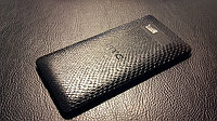 Декоративная защитная пленка для HTC Desire 600 рептилия черная