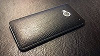 Декоративная защитная пленка для HTC One 2013 кожа черная