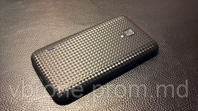 Декоративная защитная пленка для LG P715 Optimus L7 2 Dual карбон кубик черный - фото 1 - id-p3866572