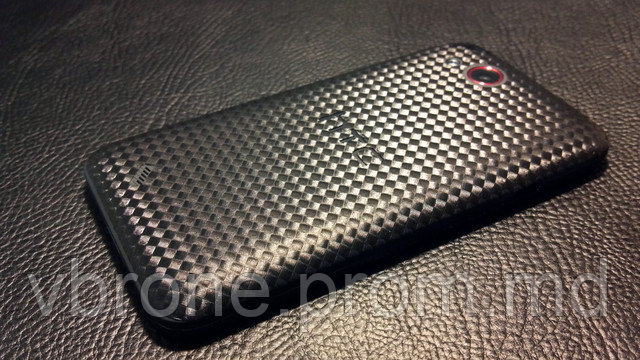 Декоративная защитная пленка для HTC Desire VC t328d "карбон кубик черный" - фото 1 - id-p3866760