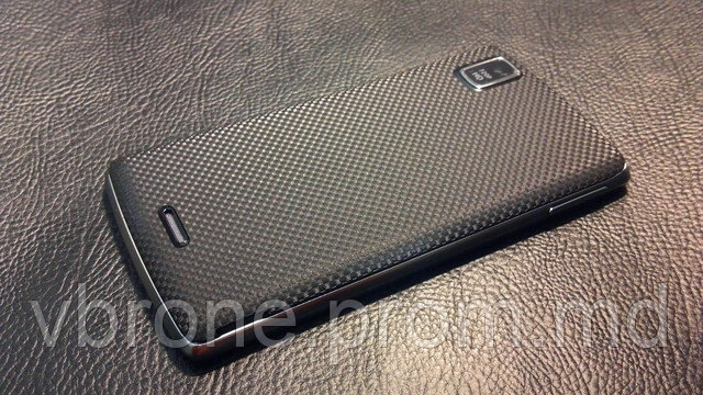 Декоративная защитная пленка для Lenovo S870e "микрокарбон черный" - фото 1 - id-p3866762