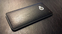 Декоративная защитная пленка для HTC One 2013 "кожа черная"