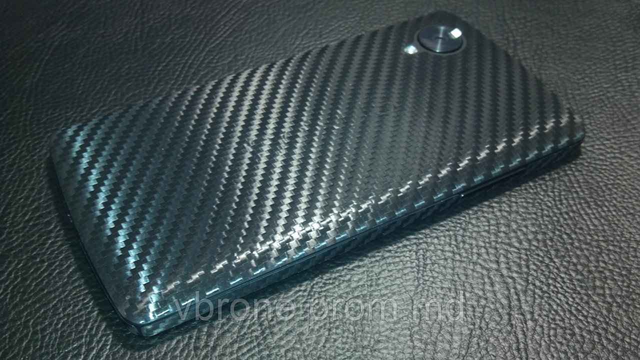 Декоративная защитная пленка для LG Nexus 5 карбон черный - фото 1 - id-p3867948
