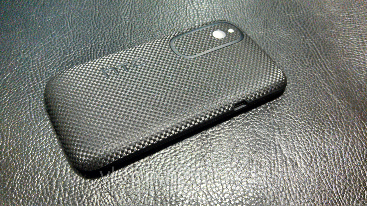 Декоративная защитная пленка для HTC Desire V микро карбон черный - фото 1 - id-p3868227