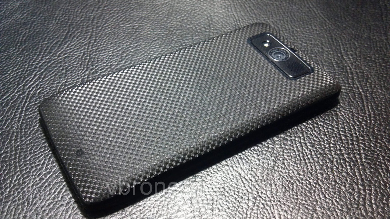 Декоративная защитная пленка для Motorola Droid Mini XT1030 микро-карбон черный - фото 1 - id-p3868297