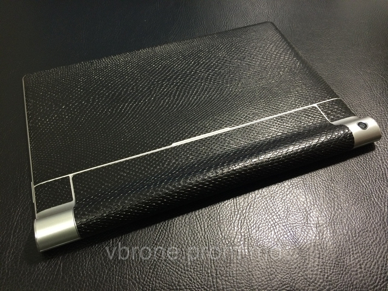 Декоративная защитная пленка для Lenovo Yoga tablet 10 рептилия черная - фото 1 - id-p3868421