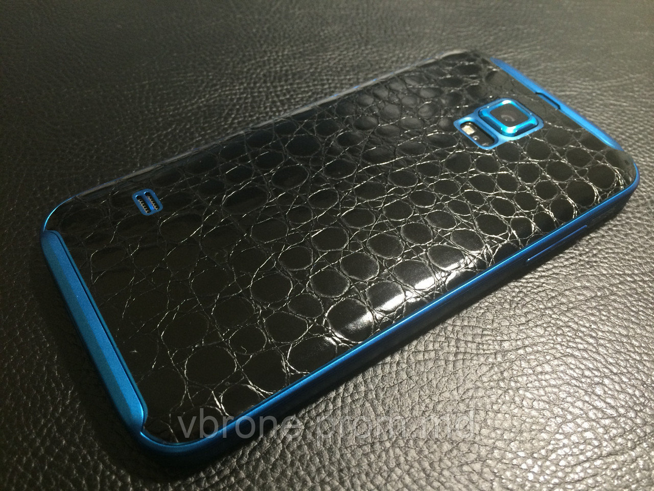 Декоративная защитная пленка для Samsung Galaxy S5 Sport "аллигатор черный" - фото 1 - id-p3868514
