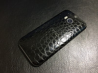Декоративная защитная пленка для HTC One M8 аллигатор черный