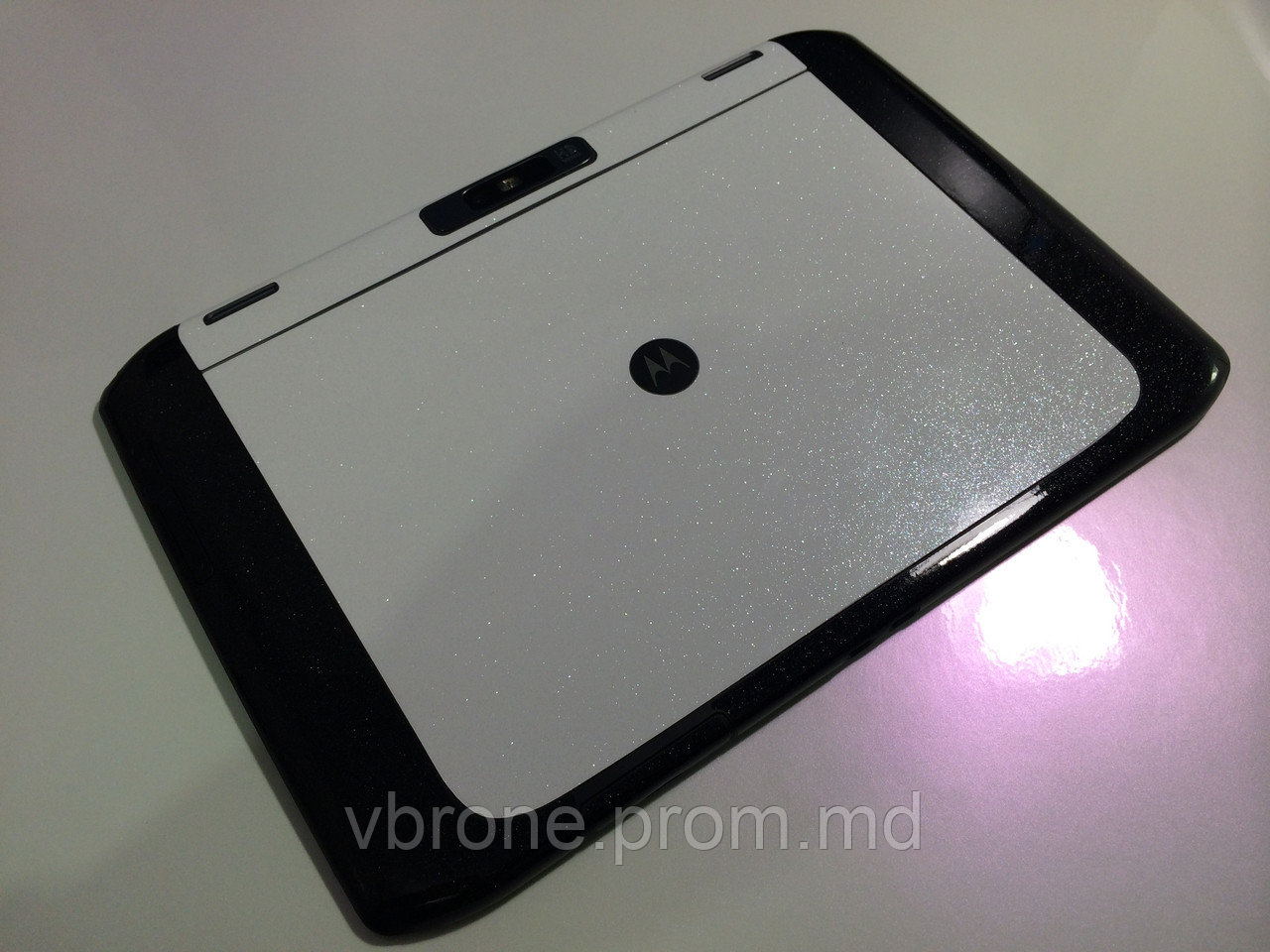 Декоративная защитная пленка для планшета Motorola XYBoard HD 10.1 черно-белый блеск - фото 1 - id-p3868611