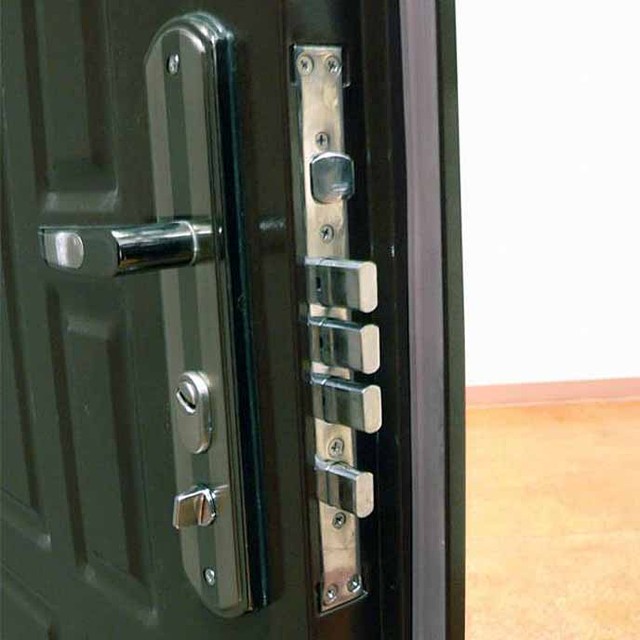 Замена замка двери в Омске - фото 1 - id-p523396