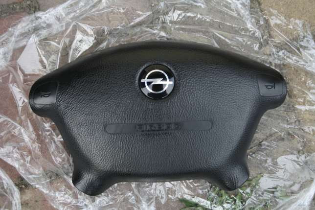Накладка в руль на подушку безопасности автомобиля Opel Vectra - фото 1 - id-p4183905