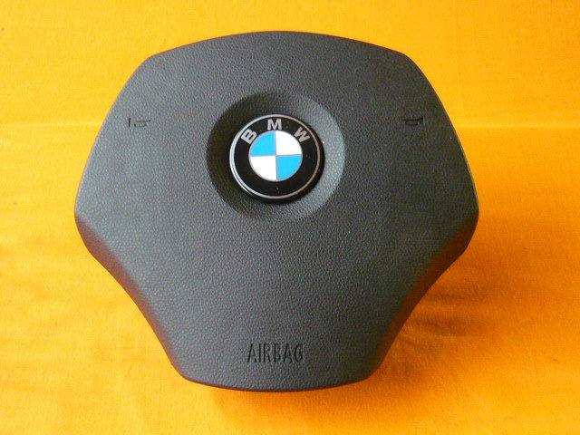 Рулевая подушка безопасности. BMW e90 airbag. BMW e60 airbag. Подушка руля БМВ е90. Подушка безопасности руля БМВ е90.