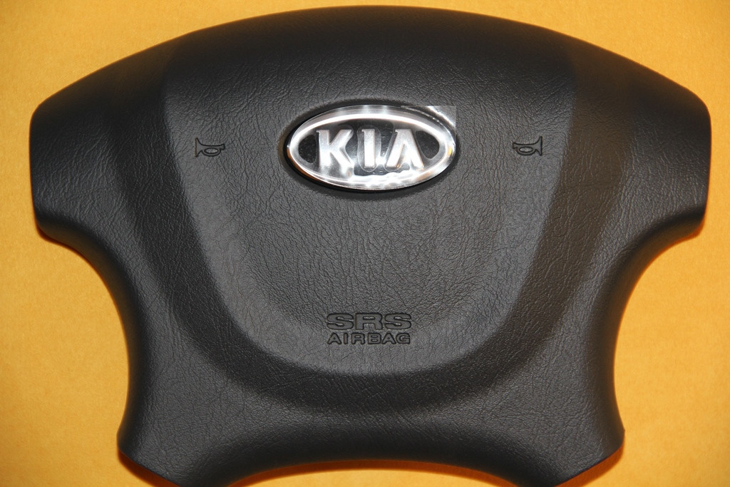 Крышка заглушка накладка обманка муляж подушки безопасности водителя KIA Sportage II restyle - фото 1 - id-p4184245