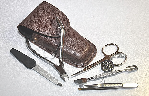 Маникюрный набор ZINGER Original Z-5-S-SF (5 предметов:2 ножн,пилка,пинцет,шабер) - фото 1 - id-p3308662