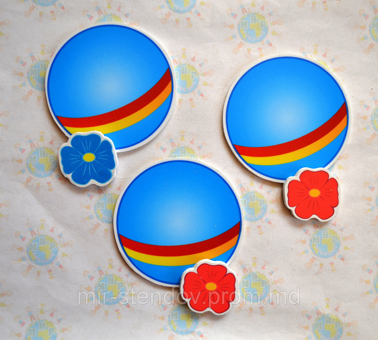 Магнитный стенд для крепления рисунка Мячики голубые, фото 1