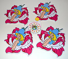 Магнитный стенд для крепления рисунка Дюймовочка