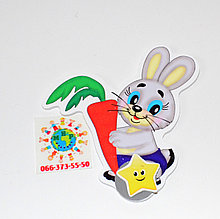 Магнитный стенд для крепления рисунка Зайка с морковкой