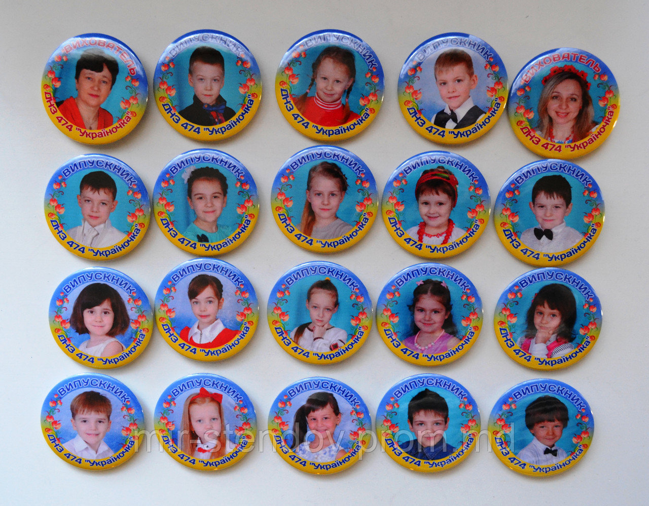 Значок Выпускник с фотографиями Украиночка, фото 1