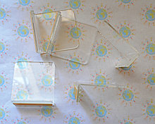 Полочка для стенда с карманчиком для имени и двухсторонним скотчем