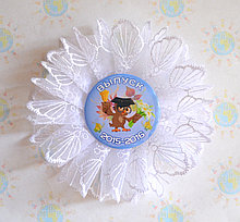 Значок на 1 сентября. Выпуск 2015-2016 с розеткой Кружево