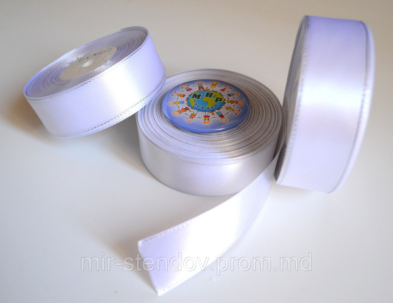 Лента атлассная 25 мм Белая с Серебрянной нитью, фото 1