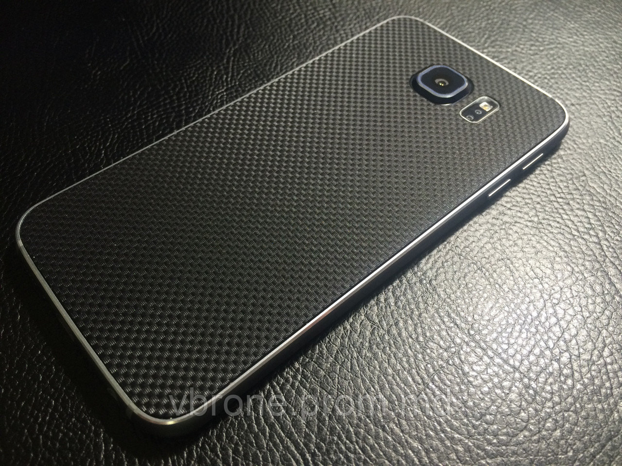 Декоративная защитная пленка для Samsung Galaxy S6 микро карбон черный - фото 1 - id-p4467522