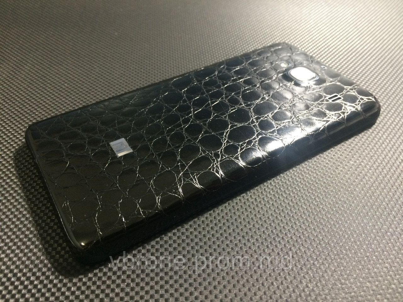 Декоративная защитная пленка для Xiaomi Redmi 2 аллигатор черный - фото 1 - id-p4467516