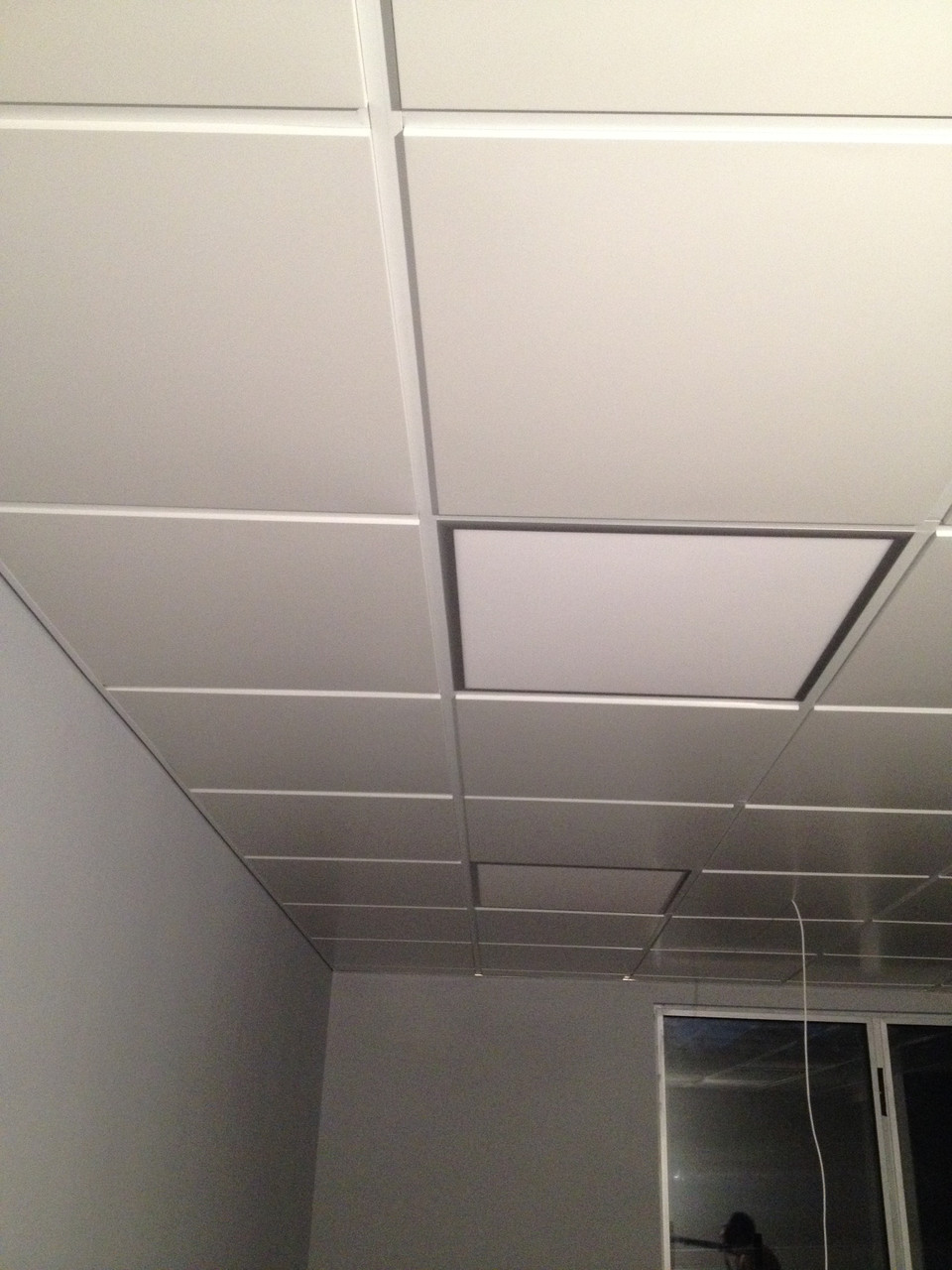 Касетные алюминиевые подвесные потолки под систему армстронг, металическией кассетный потолок - фото 1 - id-p4508556