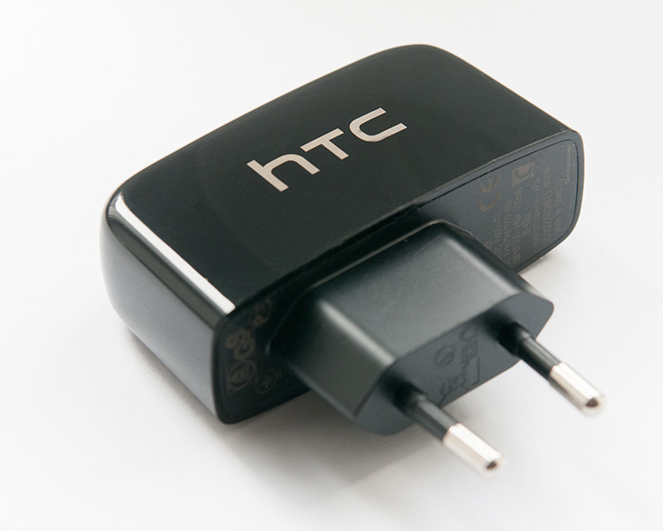 Сетевая зарядка зарядное устройство HTC TC P450 EU - фото 1 - id-p4774134