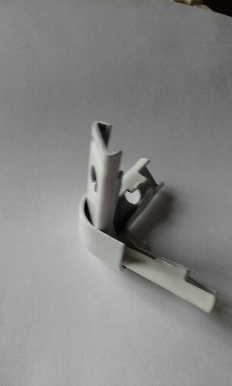 Угловой элемент крепления алюминиевого каркаса из профиля быстросборный для бутиков или выставок - фото 1 - id-p4848796